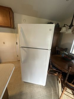 Refrigerator 