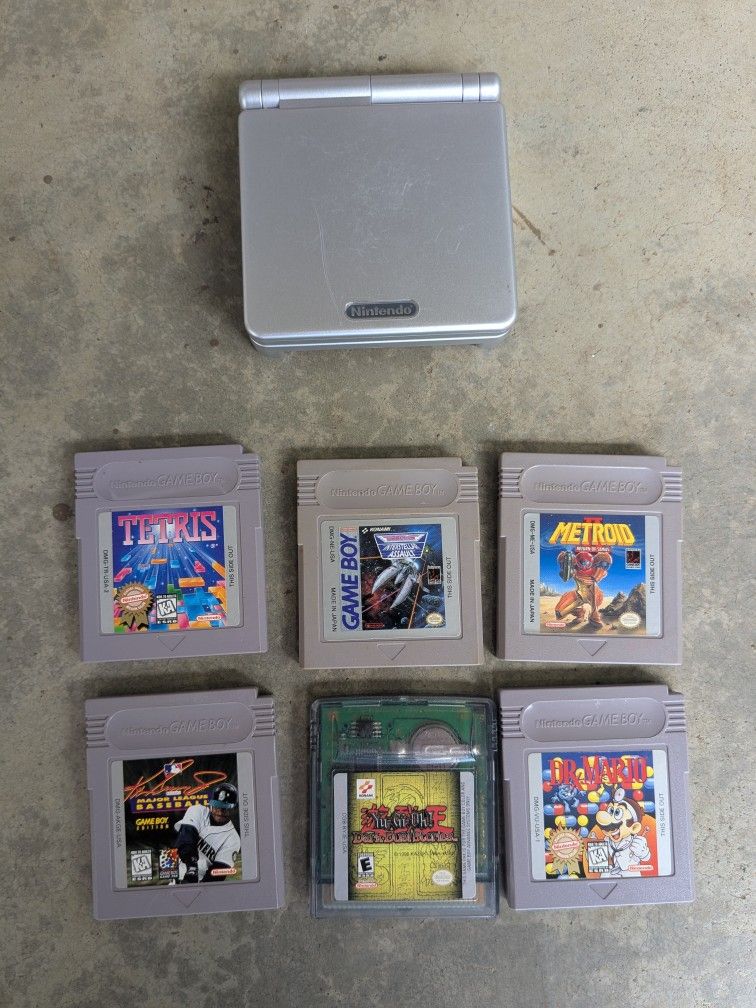 Old Nintendo Gameboy Advance SP With 6 Games