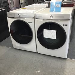 New Scratch And Dent Samsung Front Load Washer And Dryer Set. 1 year Warranty 