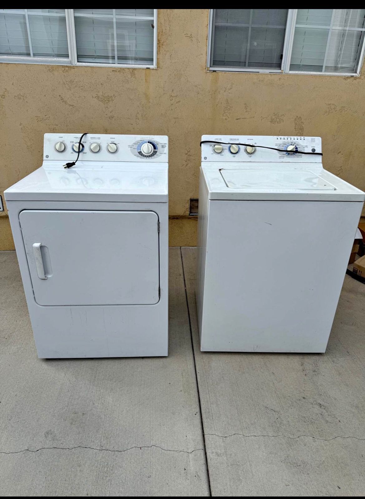 Washer And Dryer Set Whirlpool $270