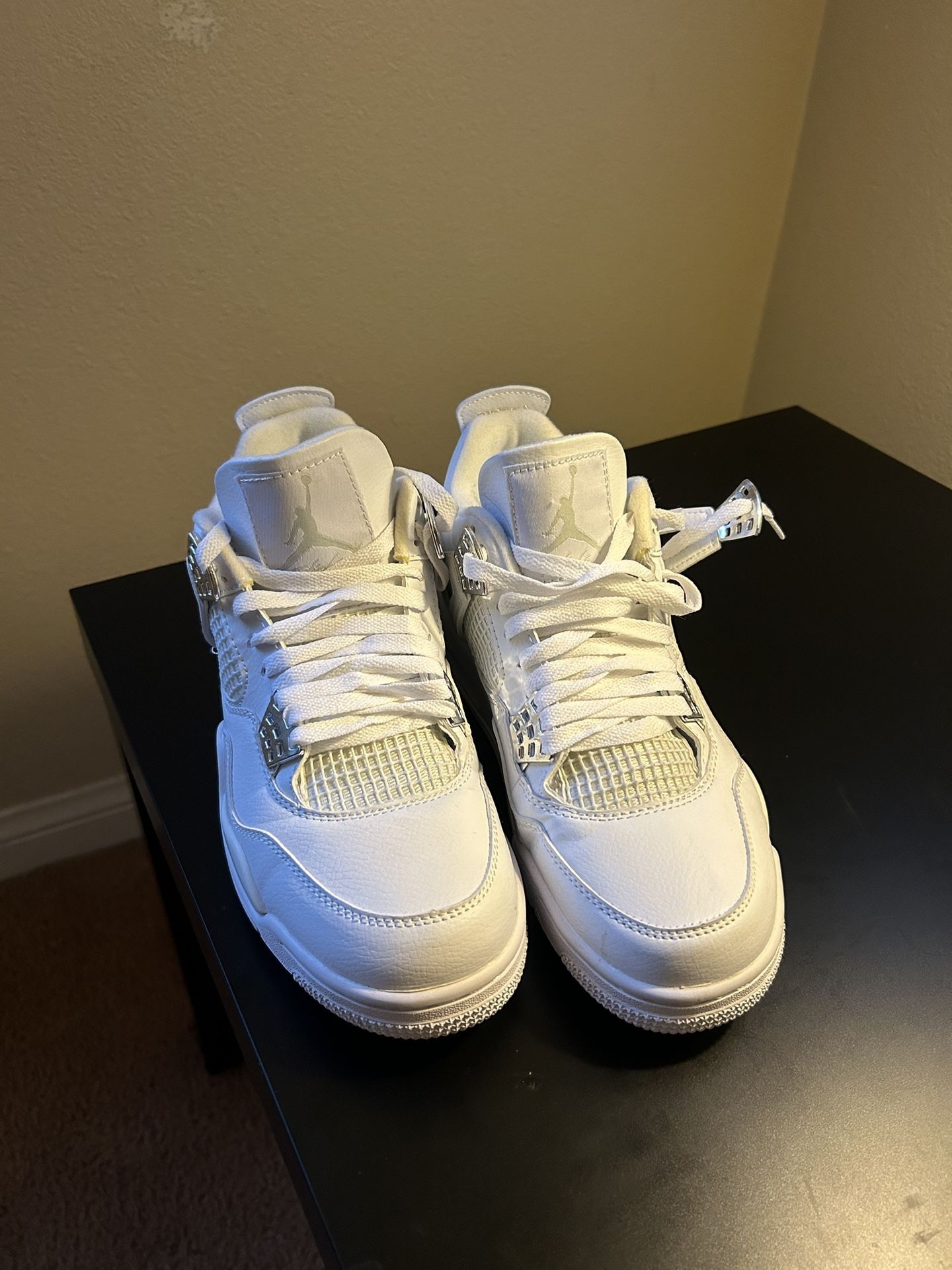 New White Jordan 4 Size 8