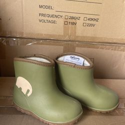 Rain Boots +Snow Boots  Unisex Size 9.5 