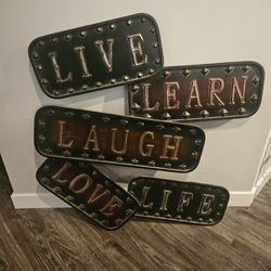 Live, Laugh, Love Metal Sign Decor