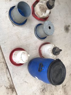 Bebederos Y Comederos Para Gallinas Todo Lo Q Está En La Foto Por $70
