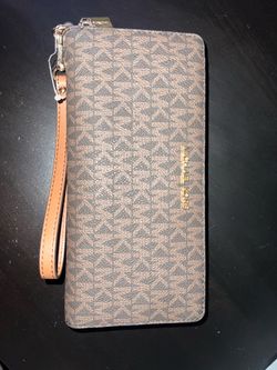 Michael Kors Jet Set Travel Large Logo Continental Wristlet