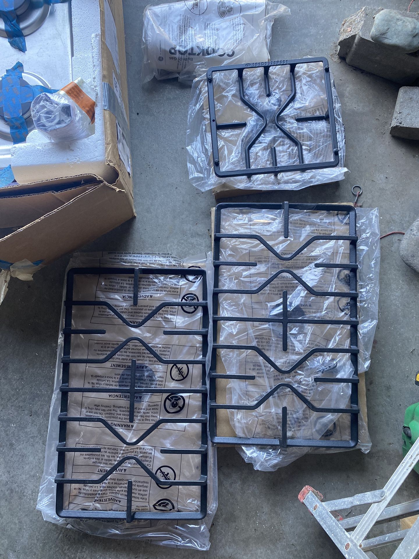 GE 36" BuiltIn Gas Cooktop with DishwasherSafe Grates for Sale in