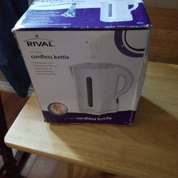  Cordless Kettle / New