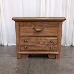 Traditional Oak Wood Nightstand with Brass Hardware