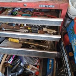 Craftsmen tools box with tools
