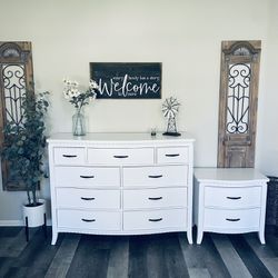 Refinished Solid Wood Swan White 2 Pc Bedroom Set W/Nightstand TV Stand Buffet