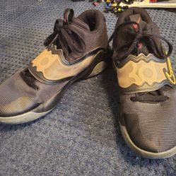 KD Trey 5 X Size 13