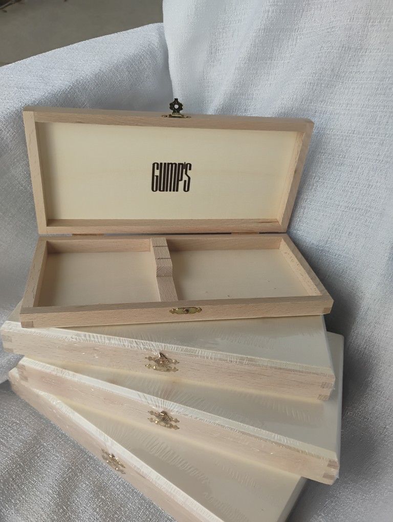 4 Wooden Boxes Unfinished. 4 For _$15