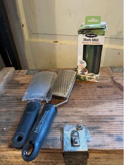 Microplane Grater Zester And Herb Mill Set.