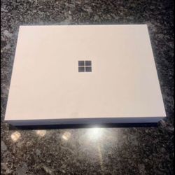 LAPTOP MICROSOFT SURFACE COPILOT + PC NEW IN BOX
