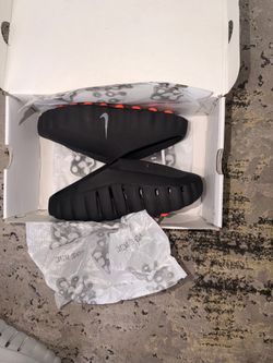 Nike Mind 001