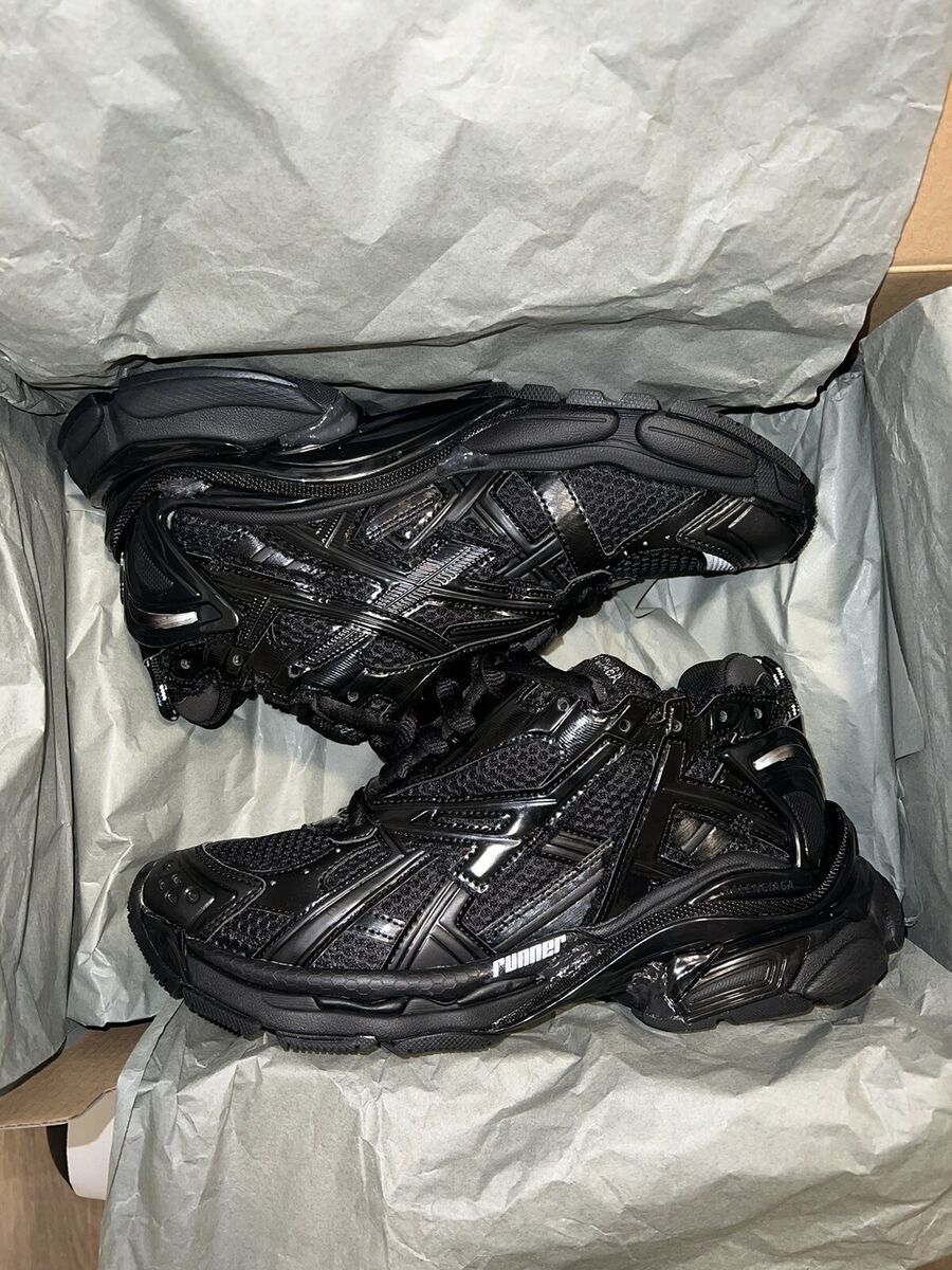 Balenciaga runners no trades