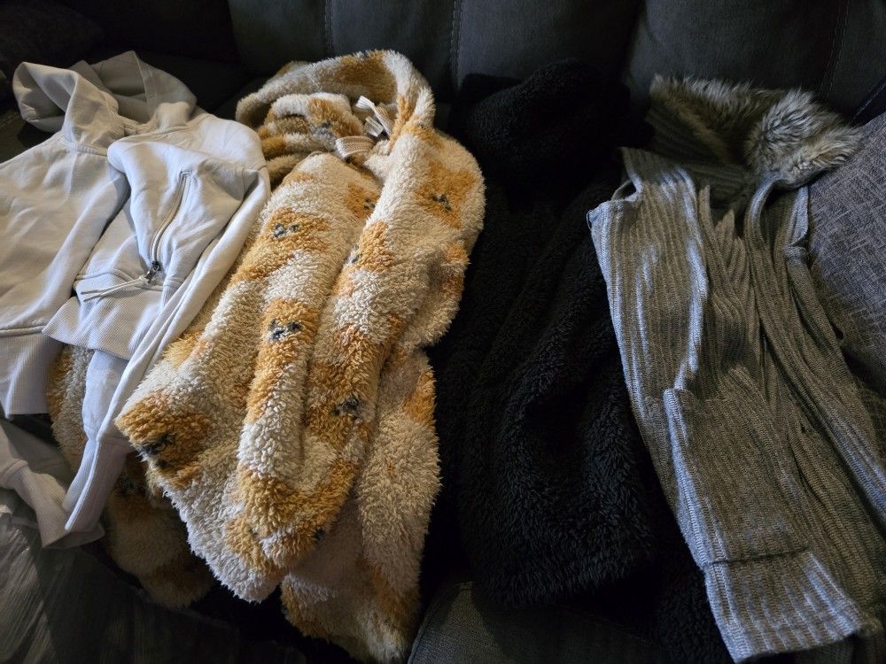 Girls Clothing