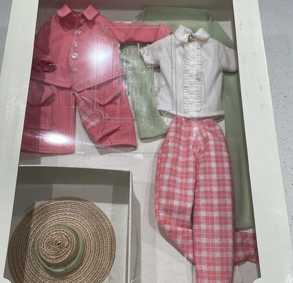 Barbie Fashion Collectors Outfit