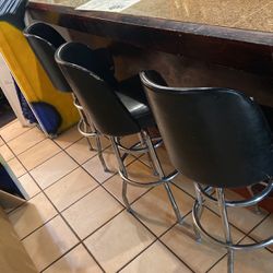 4 Counter Top Height Bar Stools. They Are Not In Perfect Condition, But Are Comfortable And Have Served Us Well!