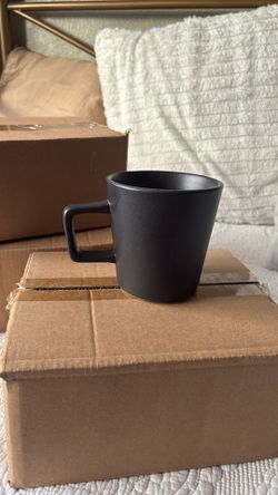 Black Cups/ tazas negras