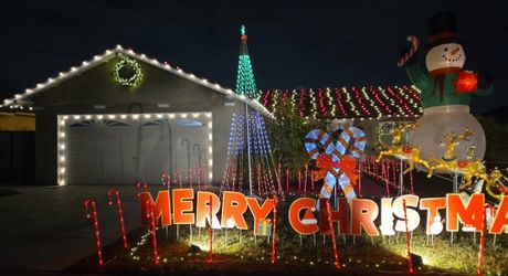CHRISTMAS DECORATIONS ( PRICES BELOW)