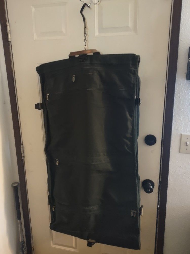 Very Nice Dakota Brand Garment Bag Please Read Full Description