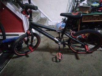Razor 18-in trick bike