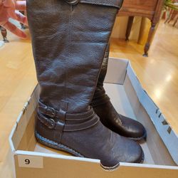 New B.O.C. Leather Boots, Size 9