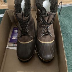 Sorel dominator Boots size 10