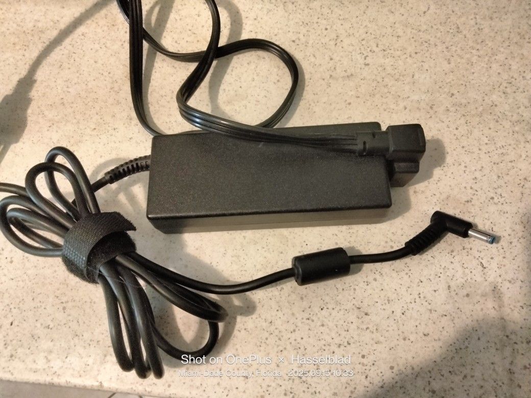 HP PPP012C-S 90W AC Adapter / Charger – Works with Envy, Pavilion & More
