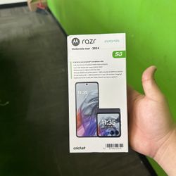 Motorola Razr 2024