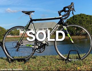 CANNONDALE CAAD 10. Super Light. 58cm. Includes Shimano RS81 Carbon Fiber Wheelset.