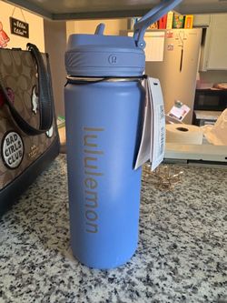 Lululemon water bottle