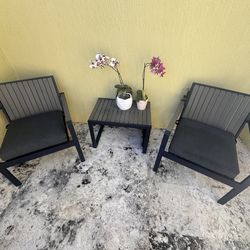 Crate&Barrel Outdoors Furniture Set