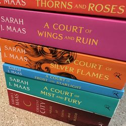 Sarah J Maas Books