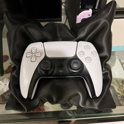 PS5 DualSense Controller Stand - Pillow $10