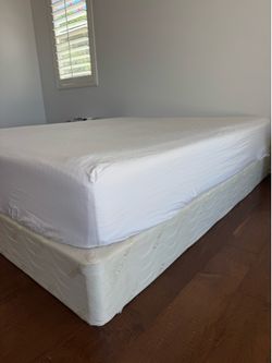 Free CalKing Tempurpedic box springs and semi firm Mattress