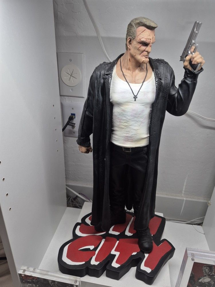 Sin City Marv 1/4 Scale Statue