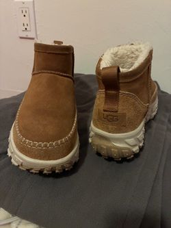 Women’s boot size 8