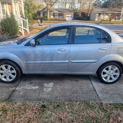 2010 Kia Rio 1.6L 4 cyl. Manual Transmission 