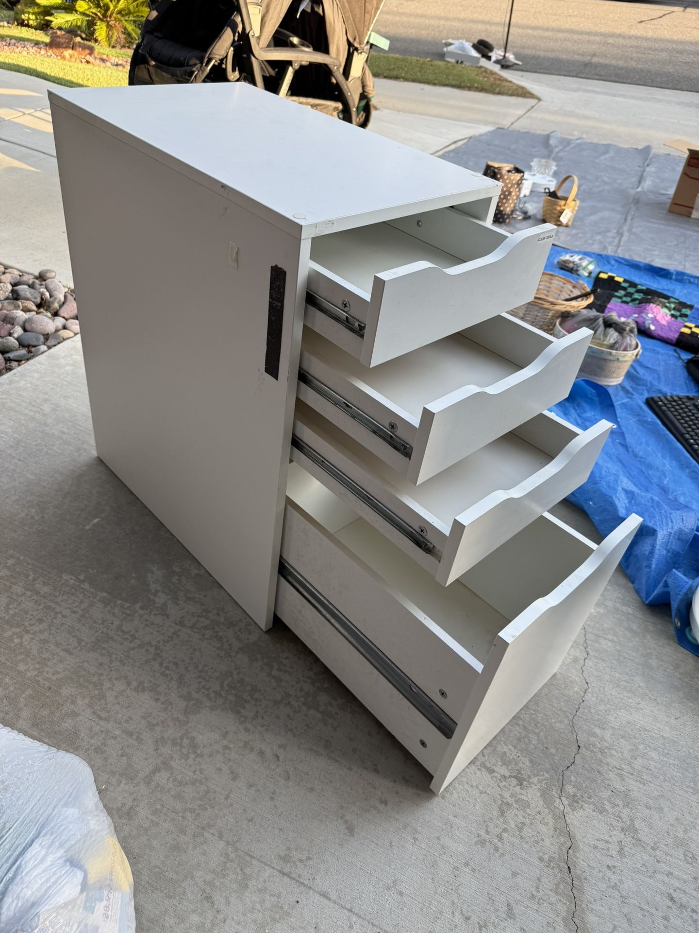 White Dresser All Drawers Working In Good Condition 