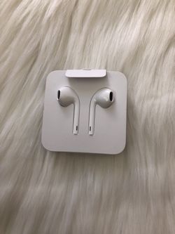 Orginial iPhone 7 8 or X earphones