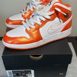 Jordan 1 Mid SE Electro Orange 2021 US 5.5Y men