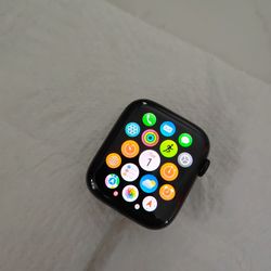 iPhone 13 mini and Apple Watch Series 5 44m