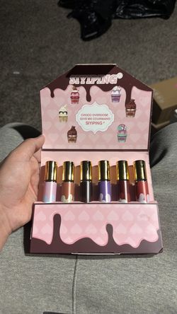 Girl travel size sweet smelling perfumes