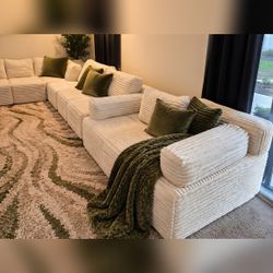 Large L-Shaped Sectional Sofa, White Corduroy - Like New – Prince George's County, MD