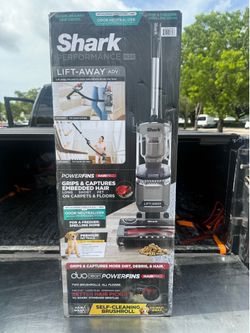 shark performarce vacum brand new