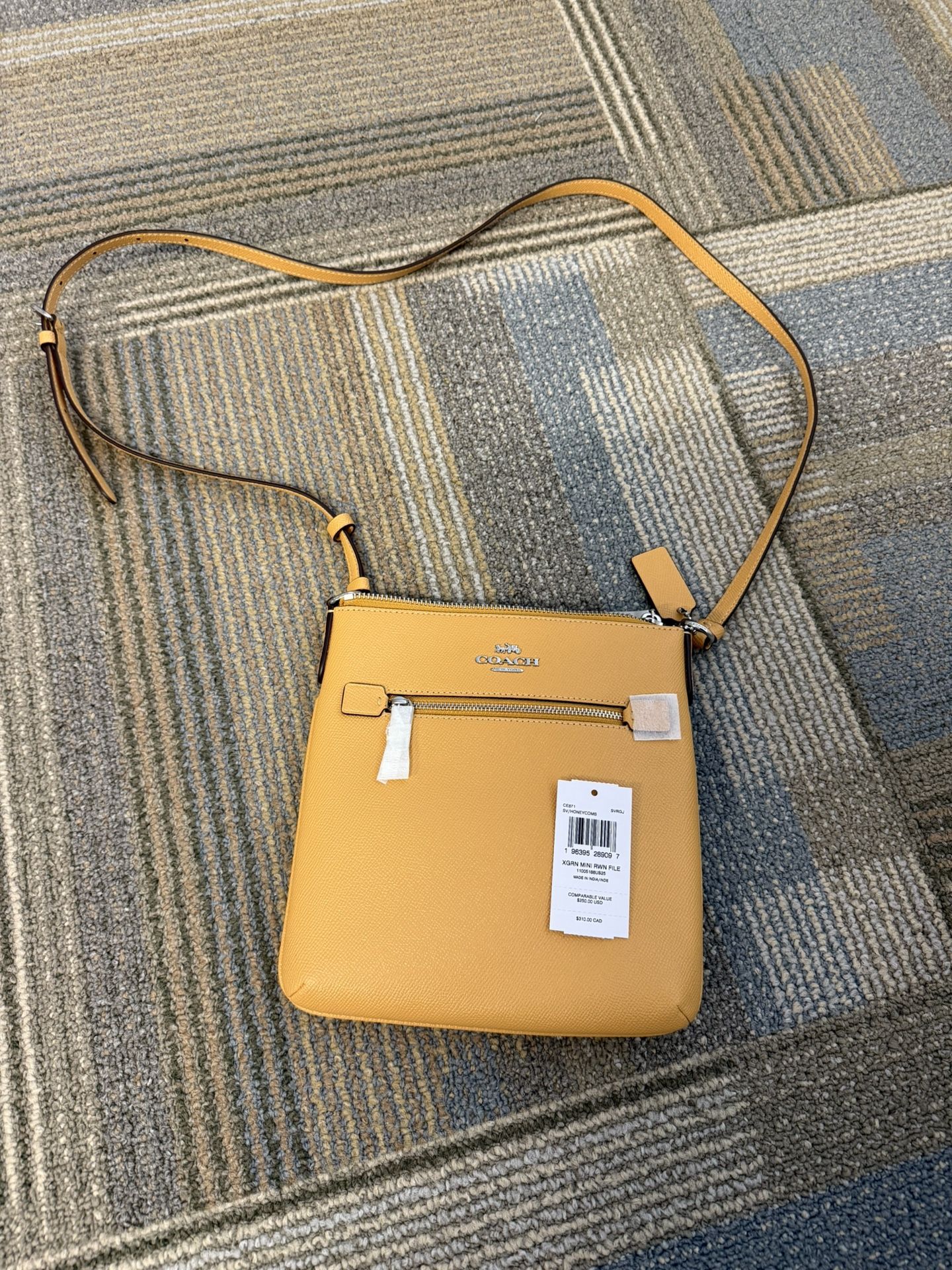 Coach Crossbody CE871