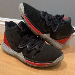 Kyrie 5 University Edition: Black And Red