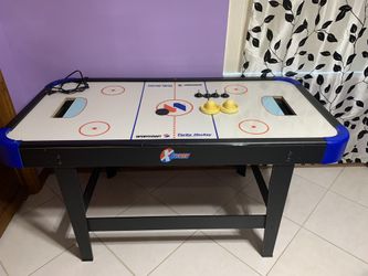 Air hockey table